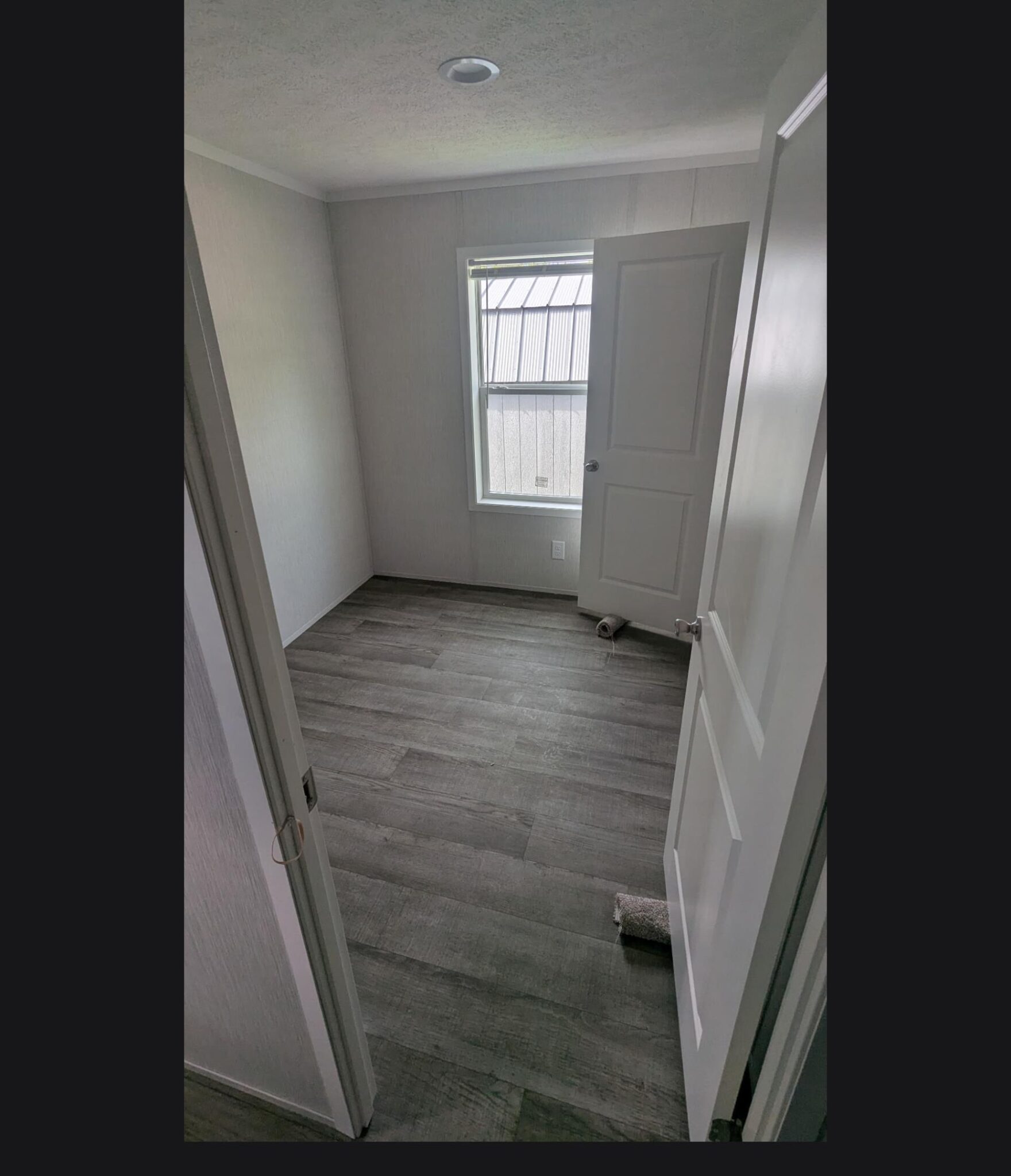 Harbor Terrace Mobile Home Community interior of home for sale