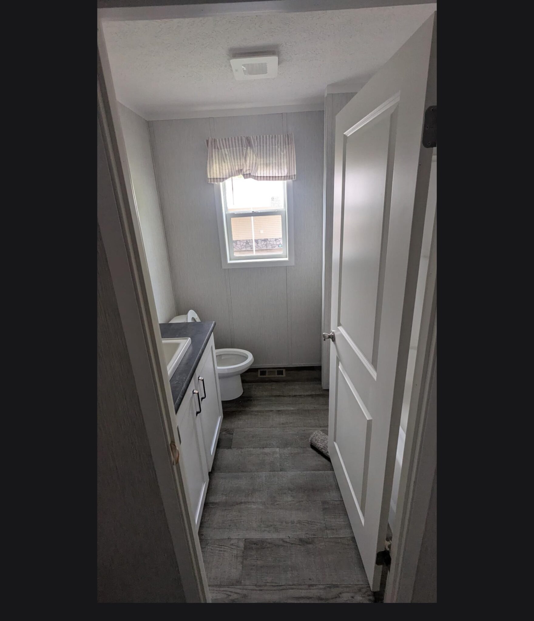 Harbor Terrace Mobile Home Community interior of home for sale