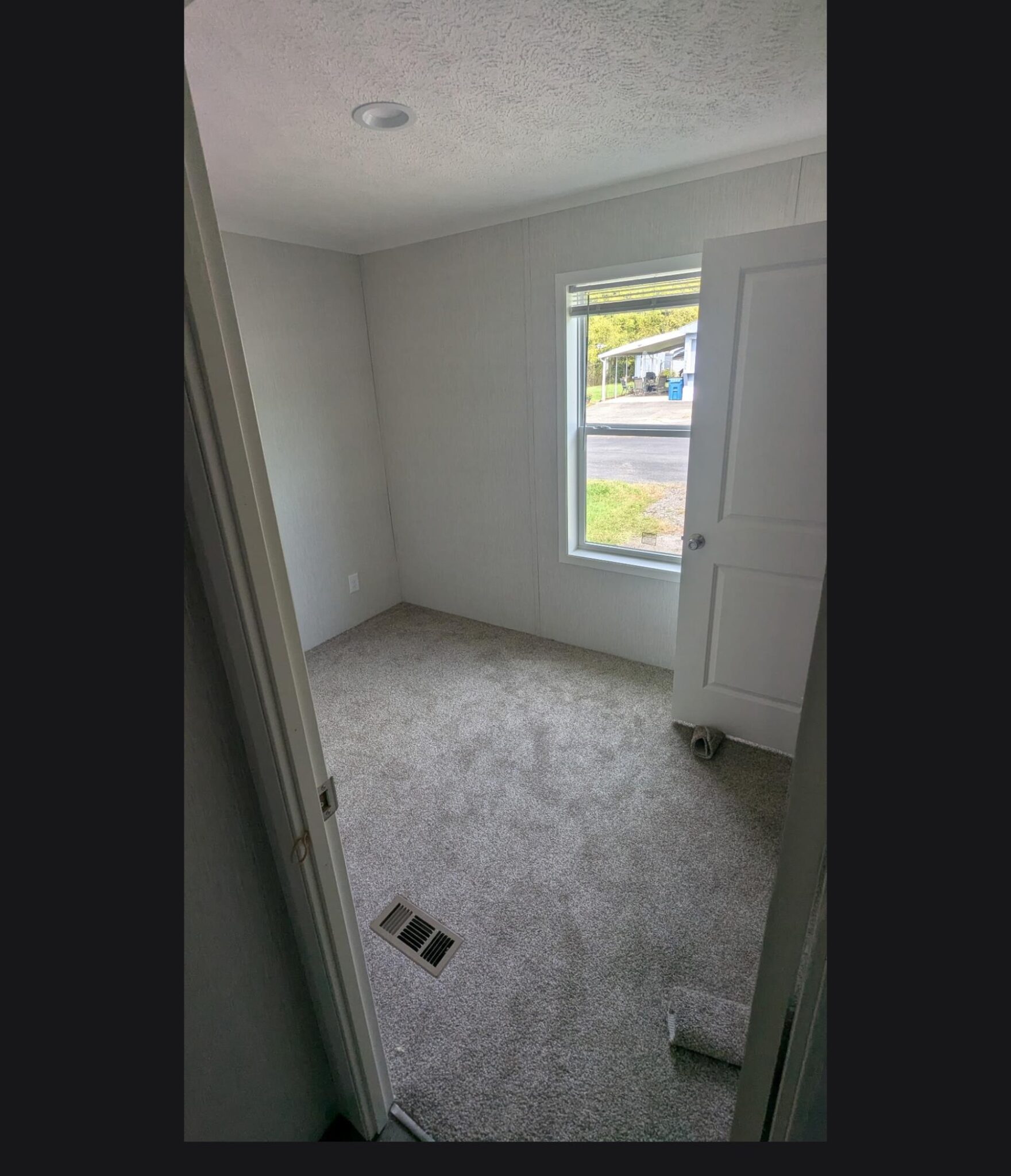 Harbor Terrace Mobile Home Community interior of home for sale
